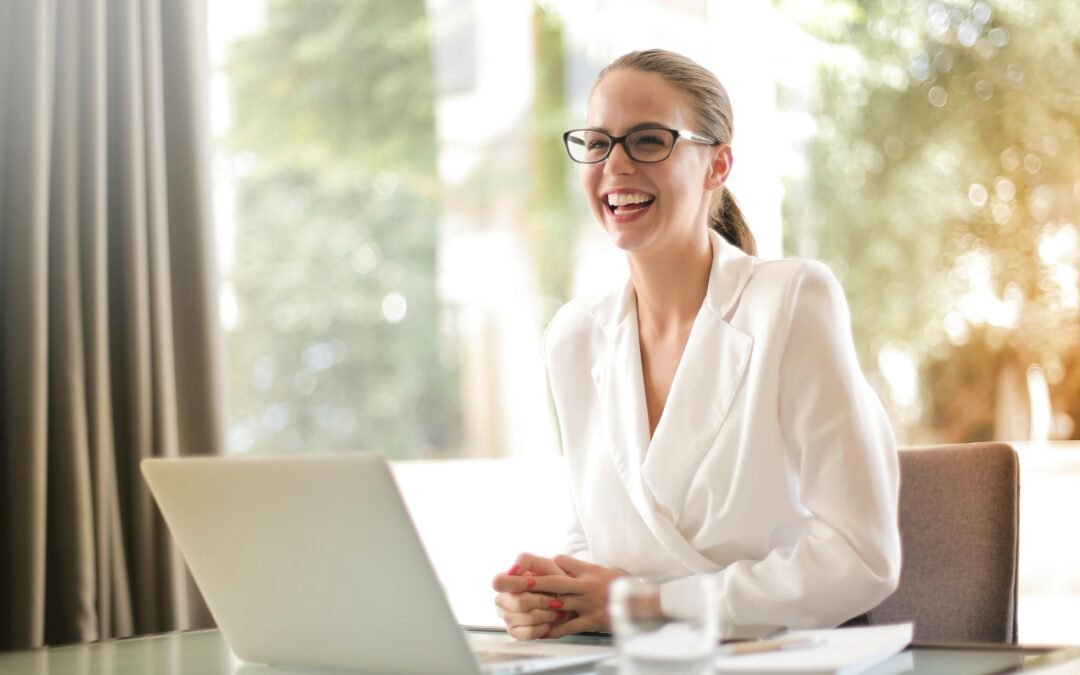 Why Every 6-Figure Entrepreneur In Scottsdale Eventually Hires an Executive Assistant? (And Why You Should Too)